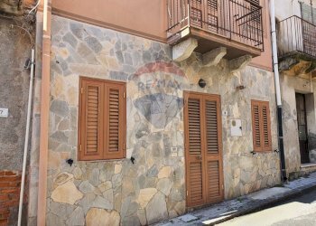Casa all\'aperto - Appartamento VIA VENEZIA
 
3, Furci Siculo - foto 1