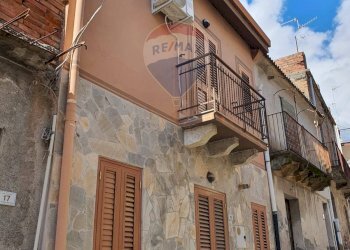 Casa all\'aperto - Appartamento VIA VENEZIA
 
5, Furci Siculo - foto 3