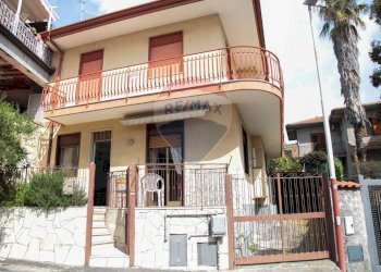 Casa all\'aperto - Casa semi indipendente via sant'andrea
 
51, Trecastagni - foto 1