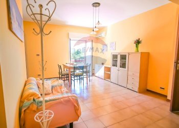 Sala da pranzo - Bilocale via Ruggero Leoncavallo
 
8, Taormina - foto 3