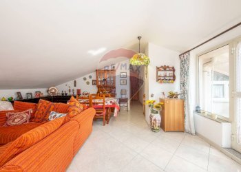 Sala da pranzo - Attic Via San Nicolò
 
112, Aci Catena - photo 3