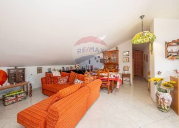 Sala da pranzo - Attic Via San Nicolò
 
112, Aci Catena - photo 6