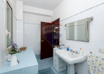 Bagno - Villa Via Rosario Livatino
 
4, Pedara - foto 9