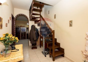 Scale - Villa Via Rosario Livatino
 
4, Pedara - foto 8