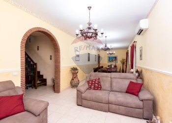 Soggiorno - Villa Via Rosario Livatino
 
4, Pedara - foto 14