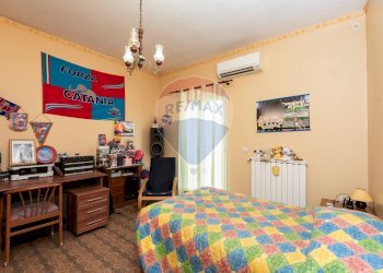 Camera / camera da letto - Villa Via Rosario Livatino
 
4, Pedara - foto 21