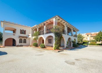 Casa all\'aperto - Villa via Adda
 
3, Augusta - foto 1