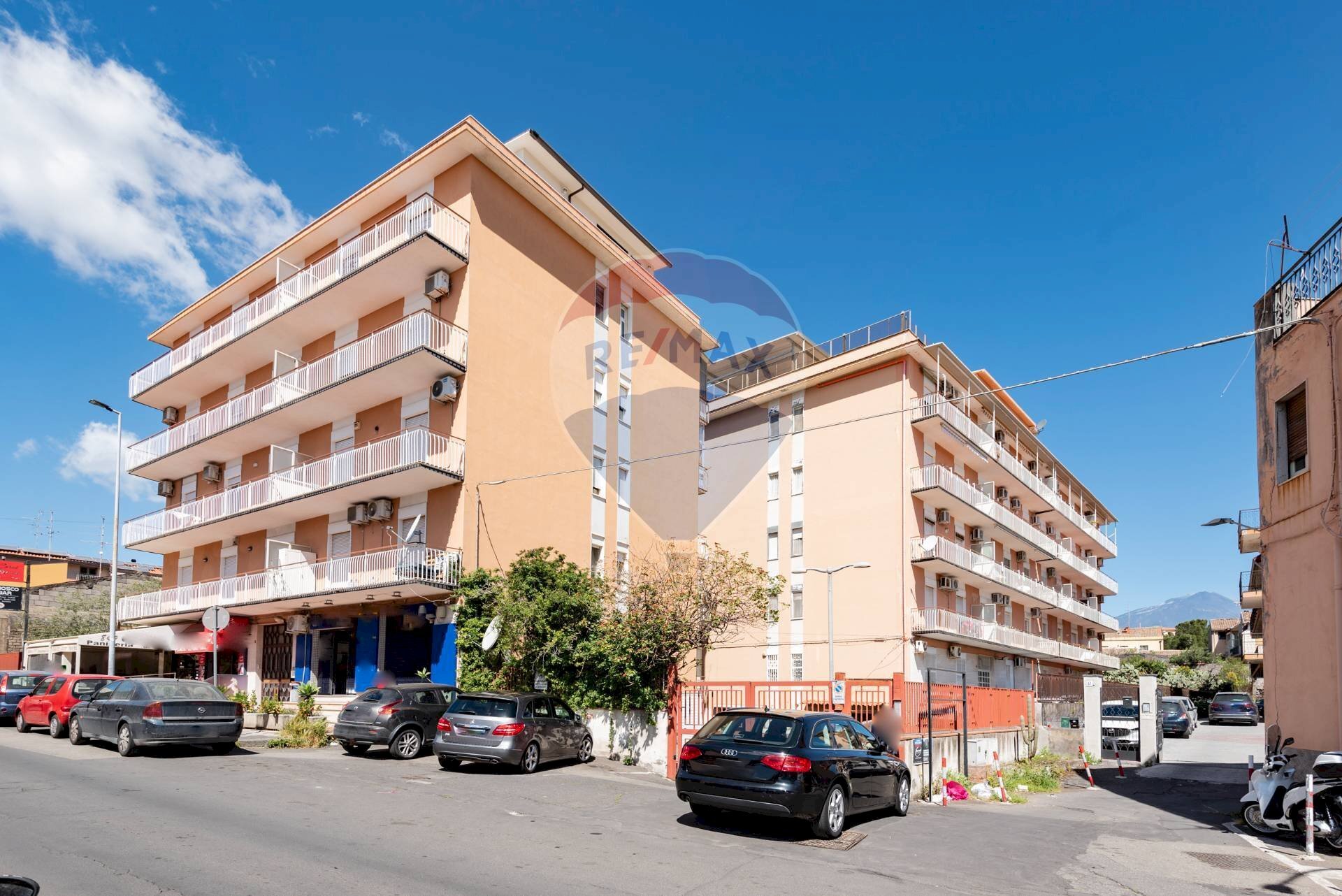 Edificio all\'aperto - Trilocale Via Vittorio Emanuele
 
51, Gravina di Catania - foto 1