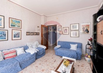 Soggiorno - Trilocale Via Vittorio Emanuele
 
51, Gravina di Catania - foto 10