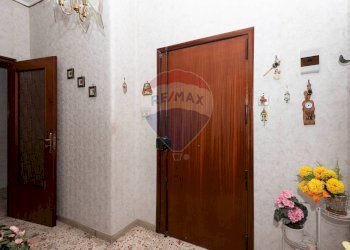 Hall / corridoio - Trilocale Via Vittorio Emanuele
 
51, Gravina di Catania - foto 17