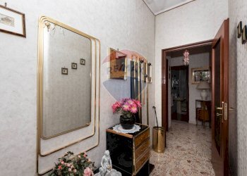 Hall / corridoio - Trilocale Via Vittorio Emanuele
 
51, Gravina di Catania - foto 18