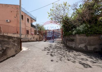 Edificio all\'aperto - Trilocale Via Vittorio Emanuele
 
51, Gravina di Catania - foto 34