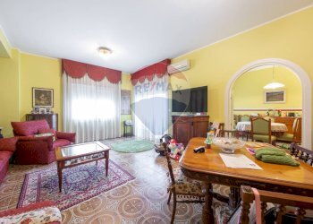 Sala da pranzo - Appartamento Via agostino De Cosmi
 
5, Catania - foto 1