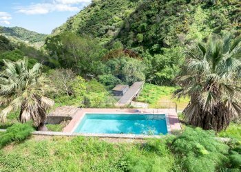 Piscina - Villa provinciale 25 Km 9, Mandanici - foto 1