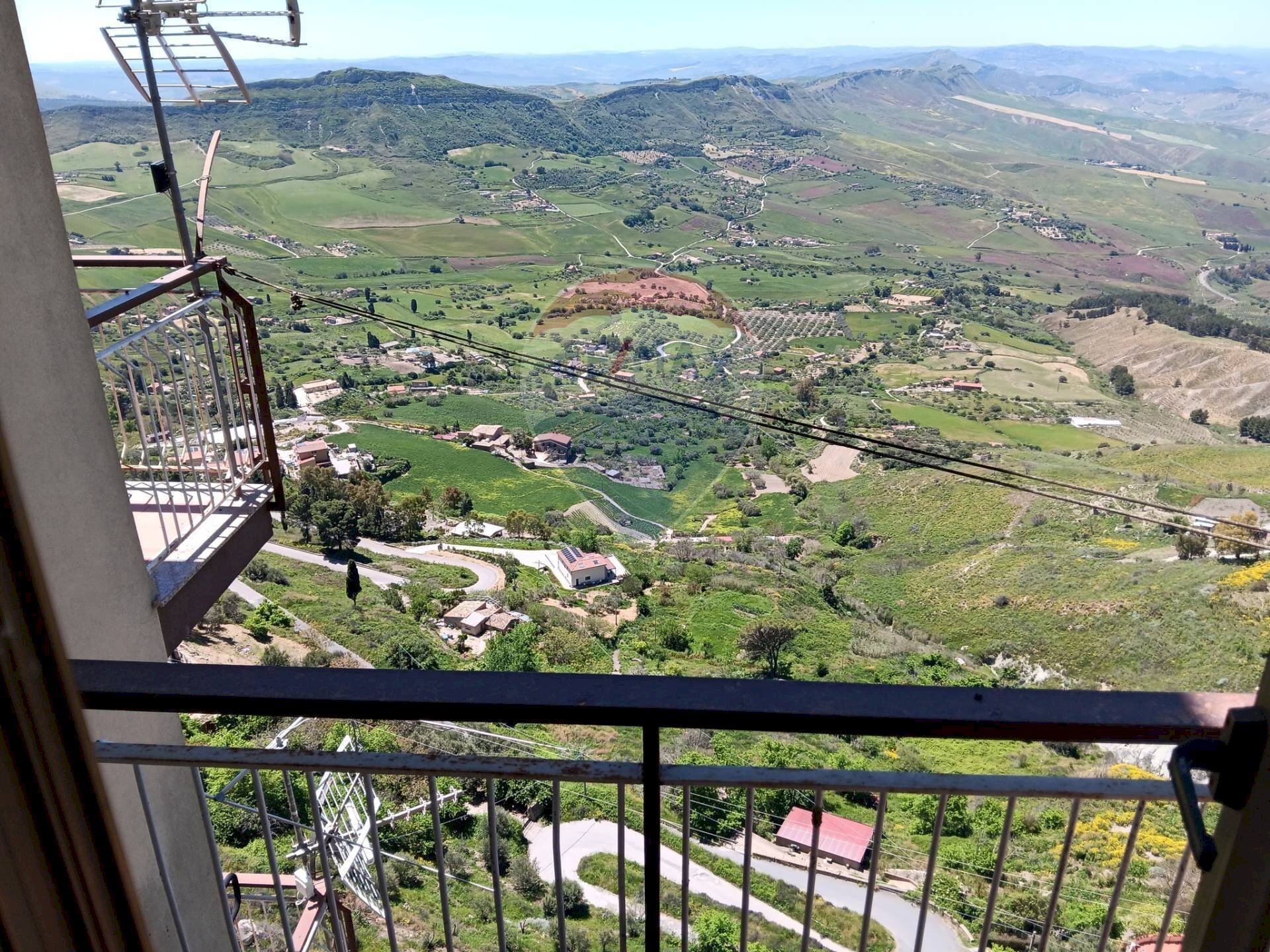 Vista delle montagne - Appartamento Via Libertà
 
93, Enna - foto 3