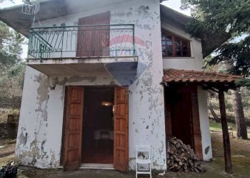 Casa all\'aperto - Casa indipendente Contrada Petto Petraro
 
SNC, Linguaglossa - foto 1