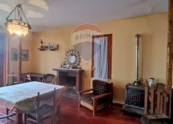 Sala da pranzo - Casa indipendente Contrada Petto Petraro
 
SNC, Linguaglossa - foto 11