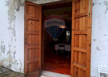 Hall / corridoio - Casa indipendente Contrada Petto Petraro
 
SNC, Linguaglossa - foto 15