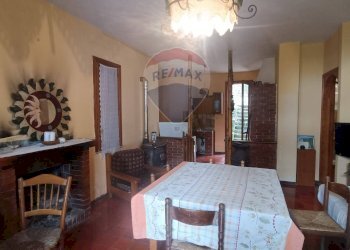 Sala da pranzo - Casa indipendente Contrada Petto Petraro
 
SNC, Linguaglossa - foto 34