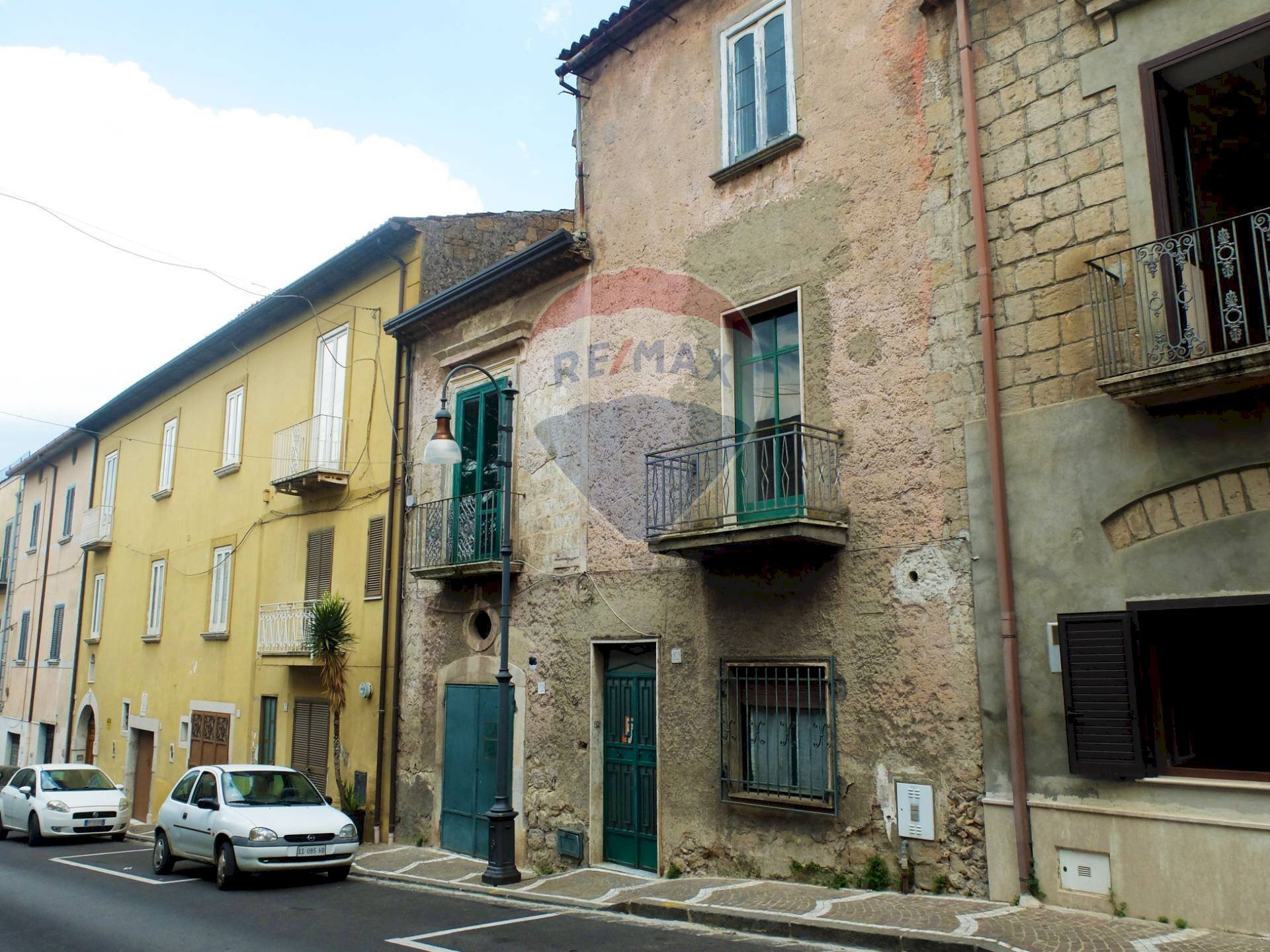 Vista lato strada - Casa semi indipendente via Roma
 
101, Solopaca - foto 3