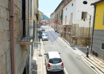 Edificio all\'aperto - Casa semi indipendente via Roma
 
101, Solopaca - foto 18