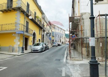 Edificio all\'aperto - Casa semi indipendente via Roma
 
101, Solopaca - foto 28