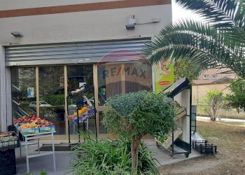 Casa all\'aperto - Locale Commerciale Via Pietro Micca
 
13, Caserta - foto 1