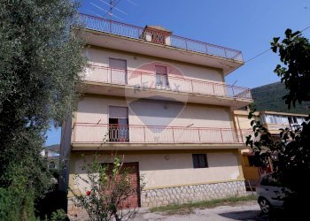 Edificio all\'aperto - Casa indipendente Via Armando Diaz
 
27, Bellona - foto 3