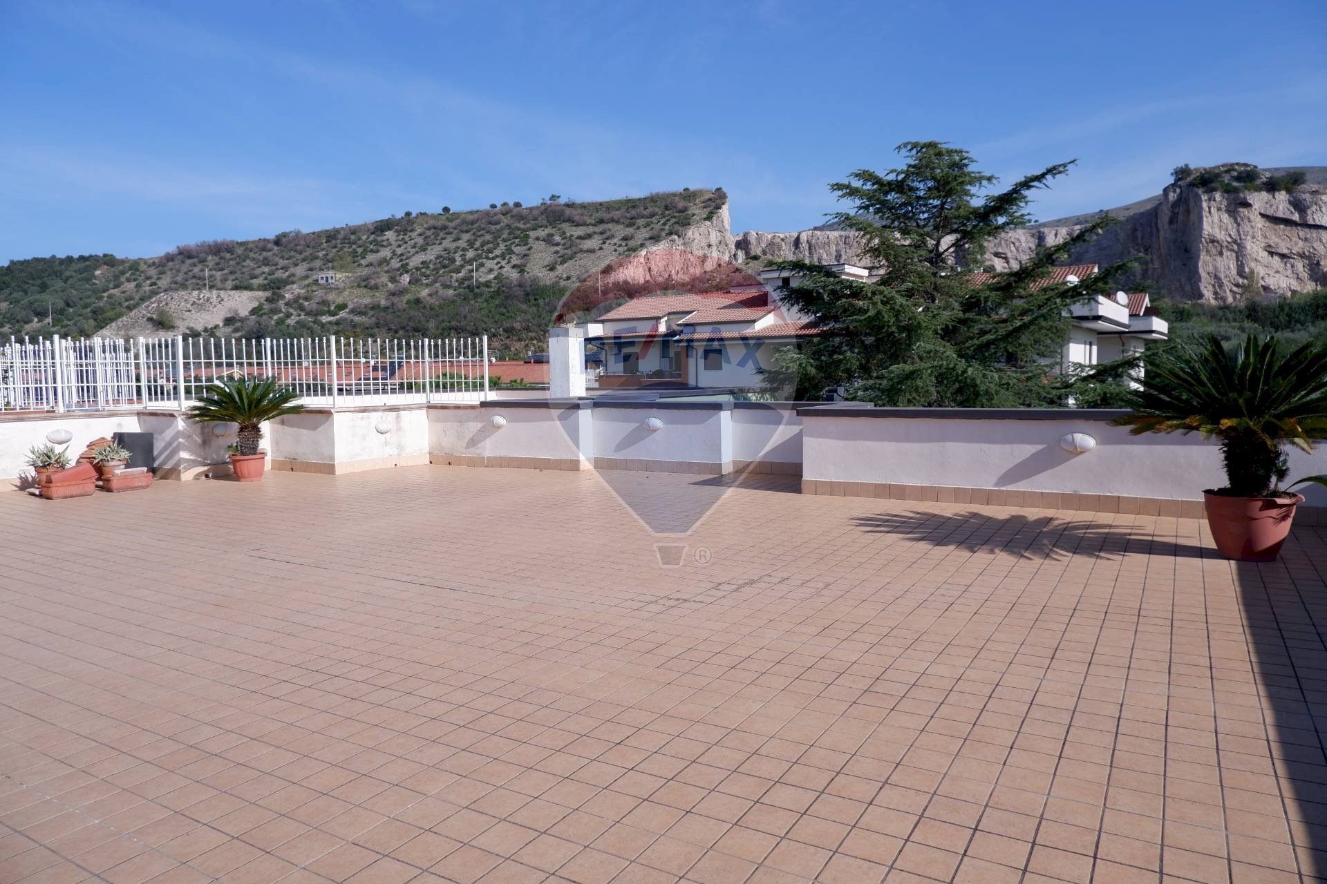 Terrazzo - Four-room apartment Via  Louis Pasteur
 
28, Caserta - photo 1