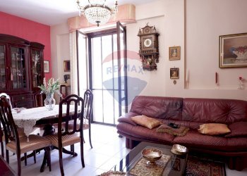 Salone - Quadrilocale Via  Louis Pasteur
 
28, Caserta - foto 11