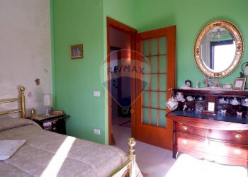 Camera matrimoniale - Quadrilocale Via  Louis Pasteur
 
28, Caserta - foto 25