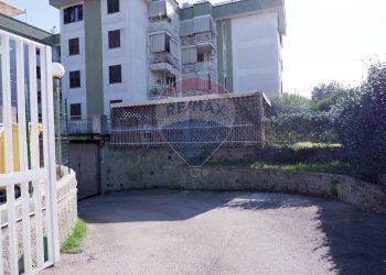 Edificio all\'aperto - Quadrilocale Via  Louis Pasteur
 
28, Caserta - foto 42