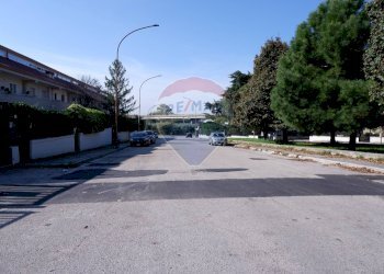 Edificio all\'aperto - Quadrilocale Via  Louis Pasteur
 
28, Caserta - foto 44