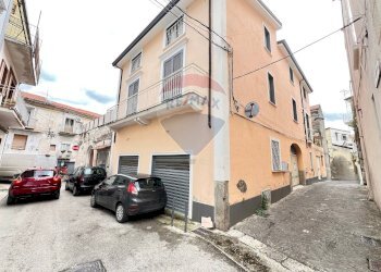 Edificio all\'aperto - Casa indipendente Via A. della Cioppa
 
13, Bellona - foto 81