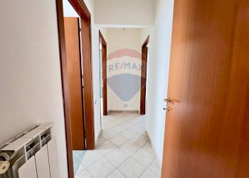 Hall / corridoio - Casa indipendente Via A. della Cioppa
 
13, Bellona - foto 20