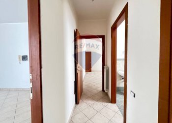 Hall / corridoio - Casa indipendente Via A. della Cioppa
 
13, Bellona - foto 36