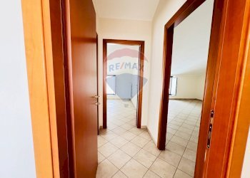 Hall / corridoio - Casa indipendente Via A. della Cioppa
 
13, Bellona - foto 49