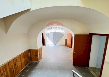 Hall / corridoio - Casa indipendente Via A. della Cioppa
 
13, Bellona - foto 61