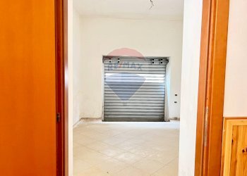 Hall / corridoio - Casa indipendente Via A. della Cioppa
 
13, Bellona - foto 64