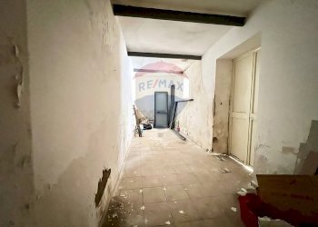 Hall / corridoio - Casa indipendente Via A. della Cioppa
 
13, Bellona - foto 71