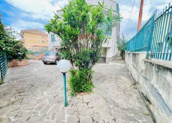 Giardino - Villa Via Tufo
 
6, Vitulazio - foto 10