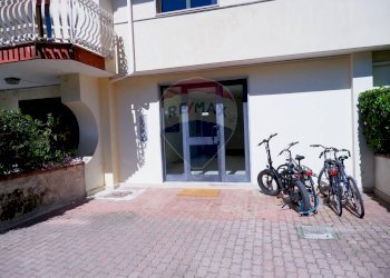 Terrazza - Trilocale Via JOHN ANDREW GRAEFER PIAZZA PITESTI
 
2, Caserta - foto 6