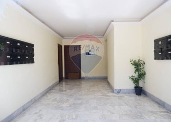 Ricezione / Lobby - Trilocale Via JOHN ANDREW GRAEFER PIAZZA PITESTI
 
2, Caserta - foto 7