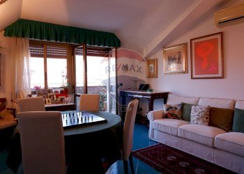 Sala da pranzo - Trilocale Via JOHN ANDREW GRAEFER PIAZZA PITESTI
 
2, Caserta - foto 15