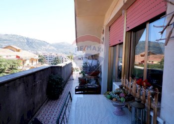 Balcone - Trilocale Via JOHN ANDREW GRAEFER PIAZZA PITESTI
 
2, Caserta - foto 17