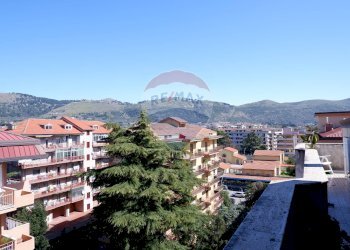 Edificio all\'aperto - Trilocale Via JOHN ANDREW GRAEFER PIAZZA PITESTI
 
2, Caserta - foto 19