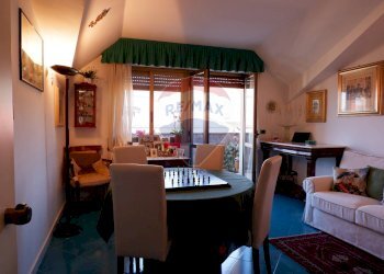 Sala da pranzo - Trilocale Via JOHN ANDREW GRAEFER PIAZZA PITESTI
 
2, Caserta - foto 20