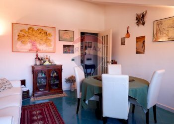 Sala da pranzo - Trilocale Via JOHN ANDREW GRAEFER PIAZZA PITESTI
 
2, Caserta - foto 21