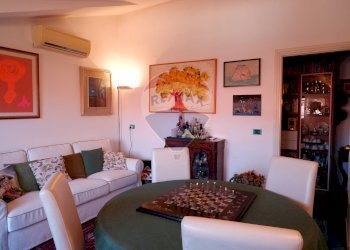 Sala da pranzo - Trilocale Via JOHN ANDREW GRAEFER PIAZZA PITESTI
 
2, Caserta - foto 22