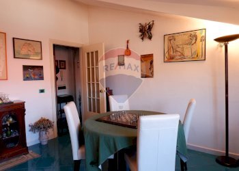 Sala da pranzo - Trilocale Via JOHN ANDREW GRAEFER PIAZZA PITESTI
 
2, Caserta - foto 23